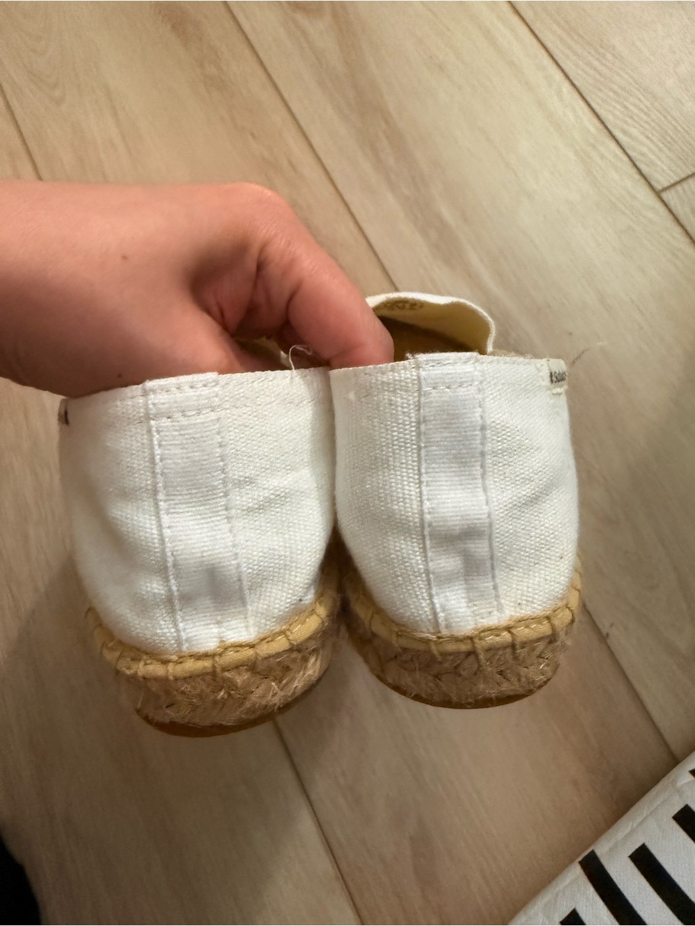 Soludos White Espadrille Slide - Casual Summer Shoe - Picture 3 of 3